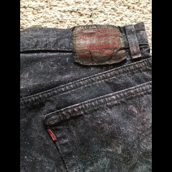 Levi’s | distressed high waist shorts - Picture 4 of 7